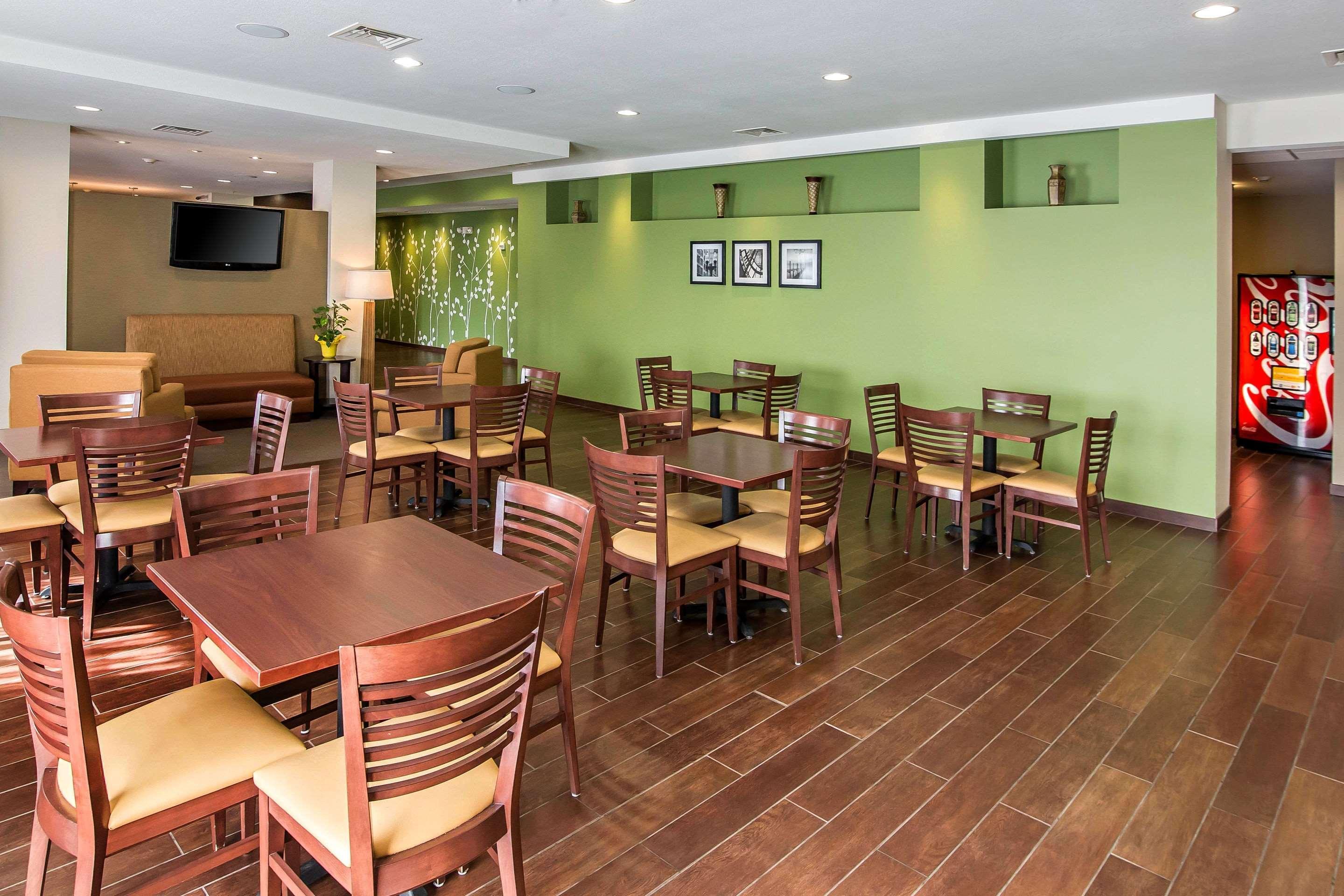 Sleep Inn & Suites Haysville Экстерьер фото