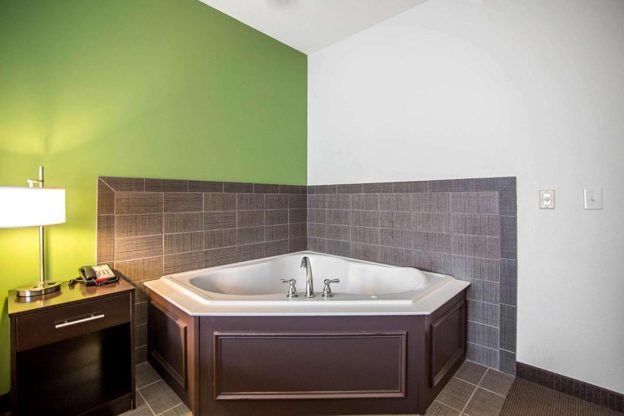 Sleep Inn & Suites Haysville Экстерьер фото